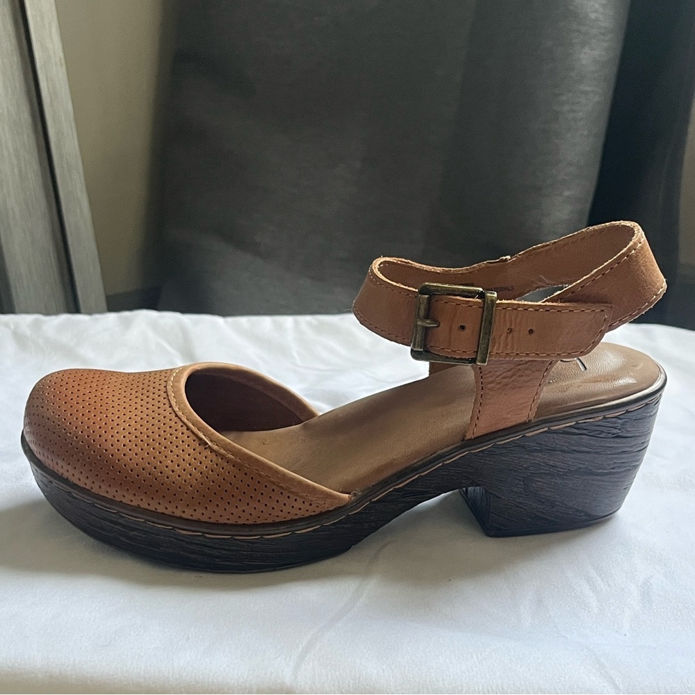 b.o.c. Women's Clog with Heel